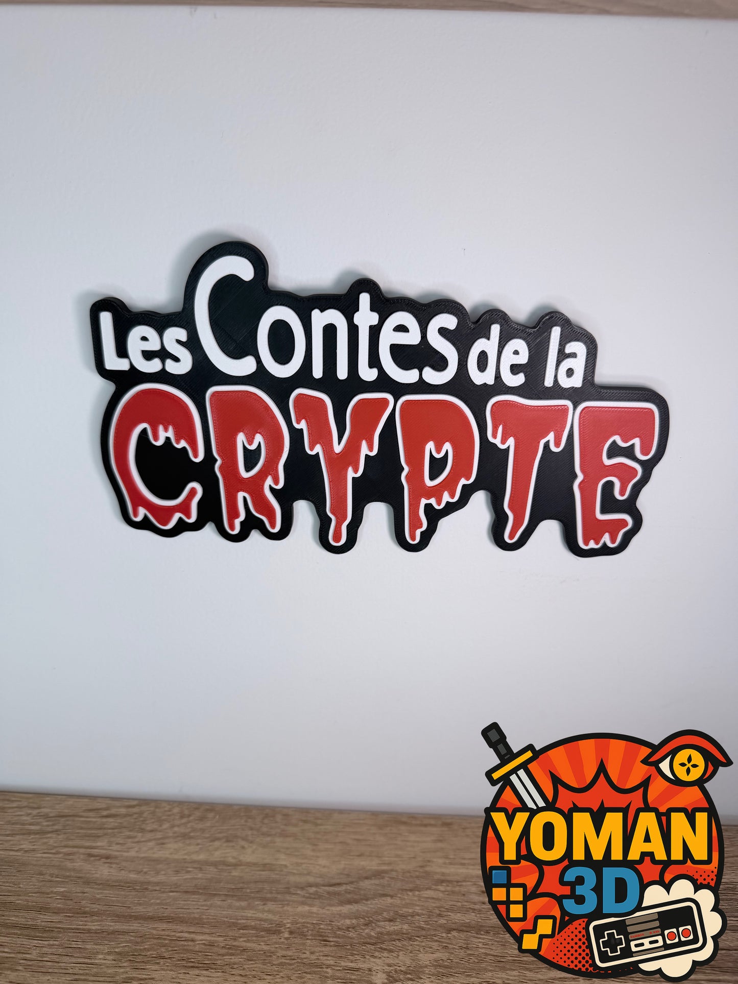 Les Contes de la Crypte – Logo déco horreur rétro – 20 cm (mural)