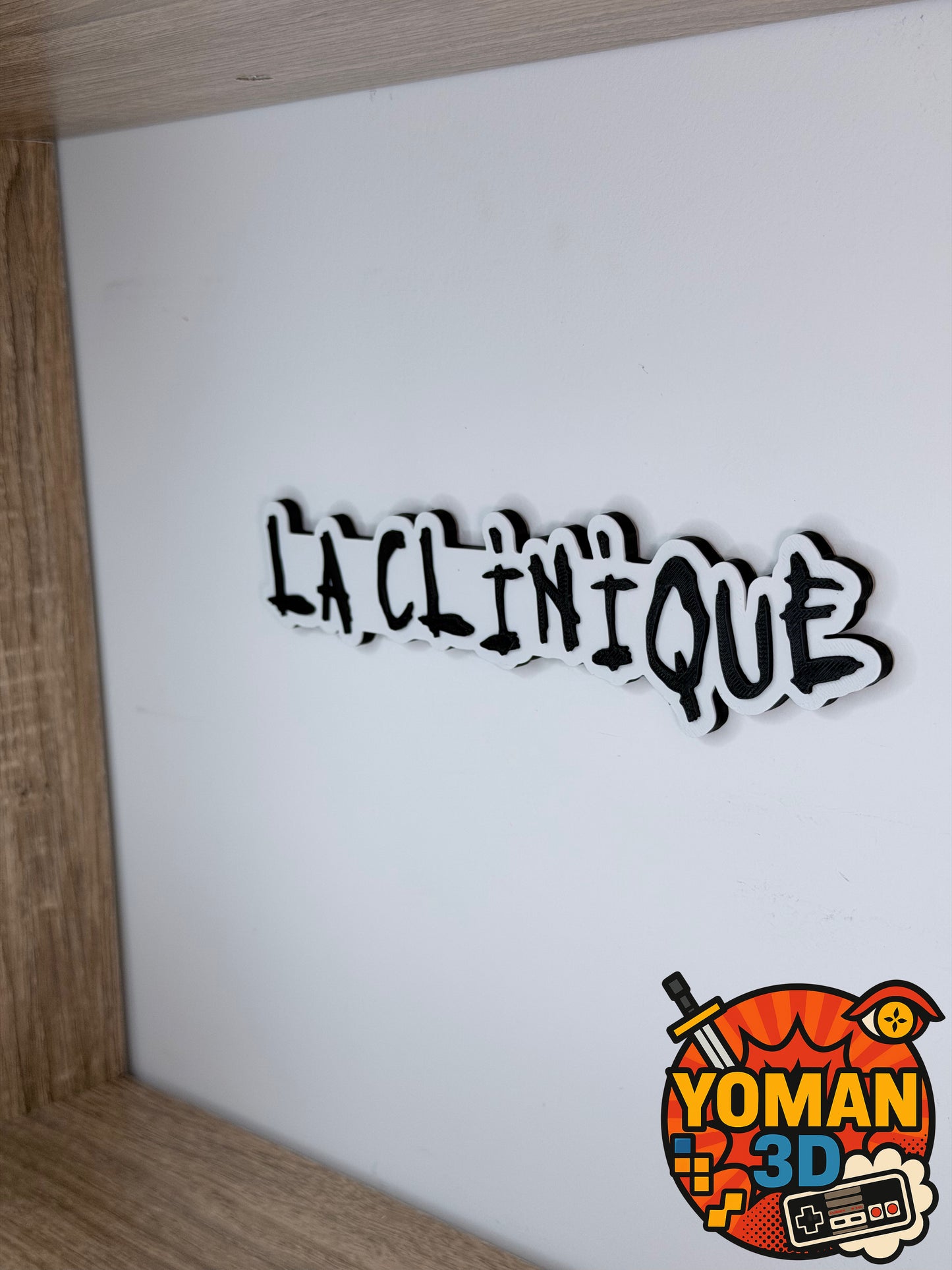 La Clinique – Logo rap français 90’s – 20 cm à poser ou mural